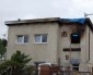 Policjanci pomagają koledze