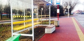Nowe wiaty przy PKP Ząbki